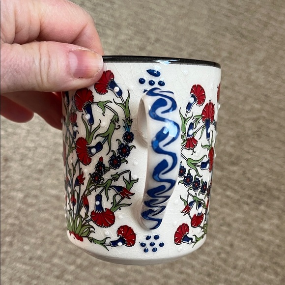 Authentic Turkish mug With red flowers and blue handle - Picture 2 of 6